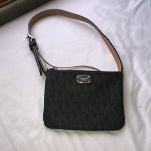 michael kors fanny pack - black
